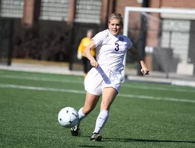Women's soccer advances to MIAC semis with shootout win Image