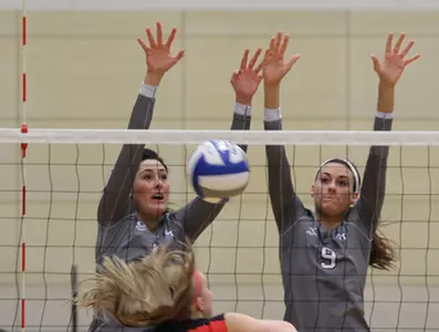 Volleyball gels late, makes playoff finals Image