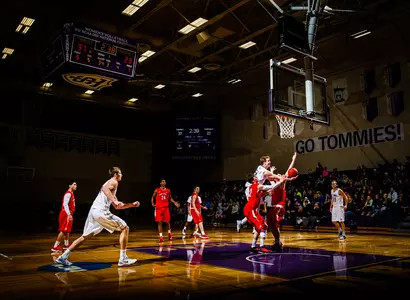 Men's Hoops gets sixth win of season Image