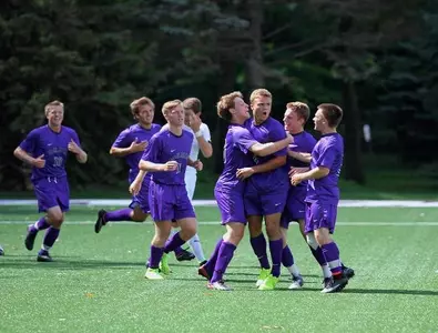 Men's Soccer falls 4-2 to unbeaten Whitworth Image