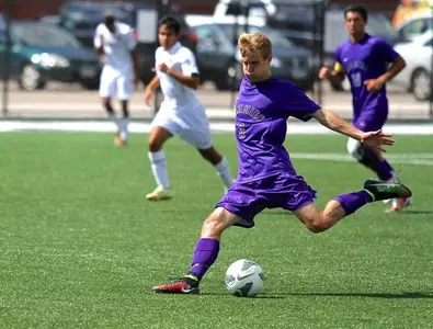 Men's Soccer grinds out 1-0 win Image