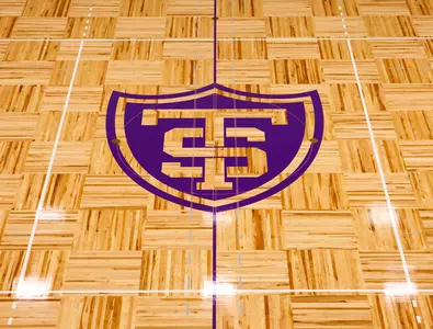 Volleyball wins two on Saturday, 6-4 on year Image