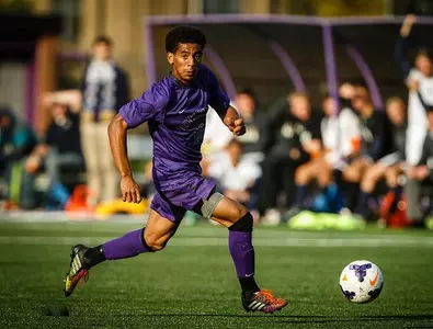 Men's soccer shuts out Bethel 6-0 Image