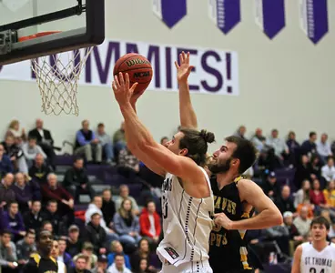 Men's Basketball rolls to 16th win of season Image