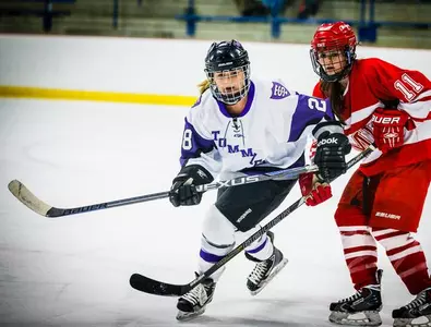 Final two periods send women's hockey to 4-1 win Image