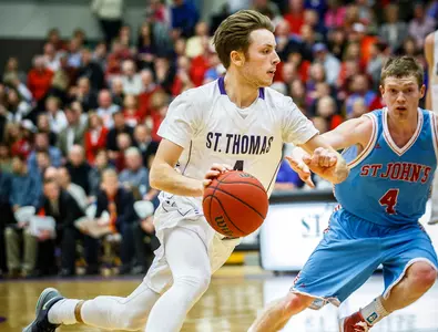 10-1 Men's Hoops extends win streak Image