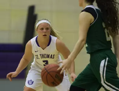 Stone sharp, W. Basketball wins opener Image