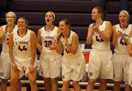 Close call, W. Basketball falls in exhibition Image