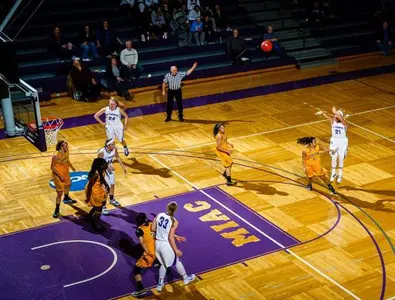 Weiers' 17-17 day leads W.Hoops to 25-0 mark Image