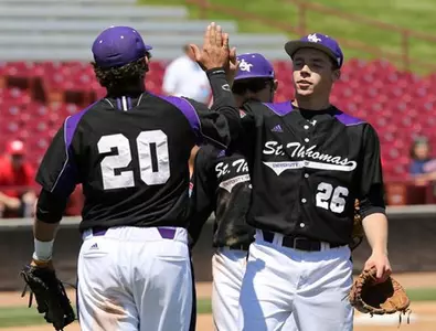 Baseball splits Sunday with Amherst Image