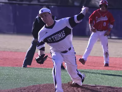 Baseball splits conference opener with Cardinals Image