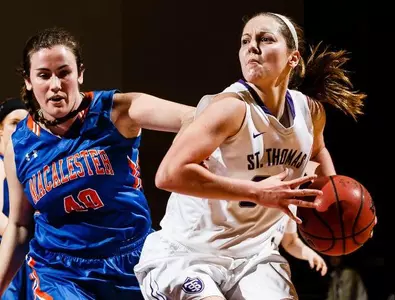 Huge second quarter pushes women's basketball to win Image