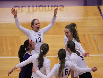Volleyball sweeps Concordia, on to Semis Image
