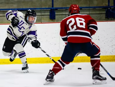 Late goal helps Men's Hockey salvage tie Image