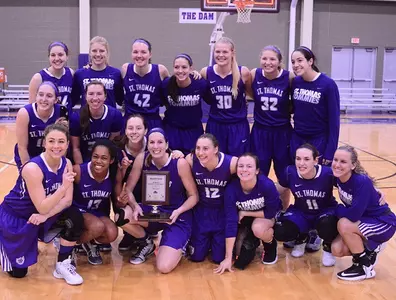 Women's Hoops wins title in Ohio, now 10-0 Image