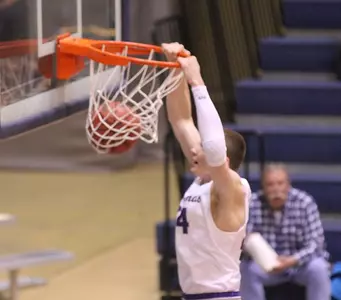 Men's Hoops storms to Elite 8 Image