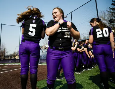 Softball stays hot, now 22-4 Image