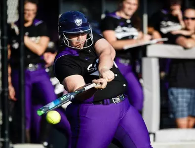 Softball sweeps Gustavus, clinches playoff berth Image