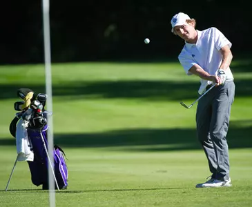 Strong Sunday helps Men's Golf share 2nd Image