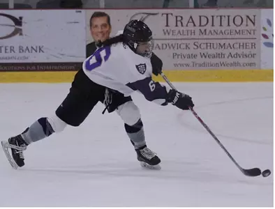 Early surge carries Women's Hockey to win Image