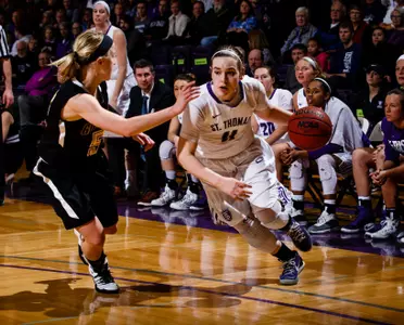 Big second half lifts Women's Hoops Image