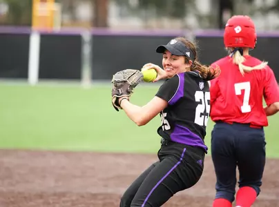 Softball sweeps Stout; Mac next on Tuesday Image