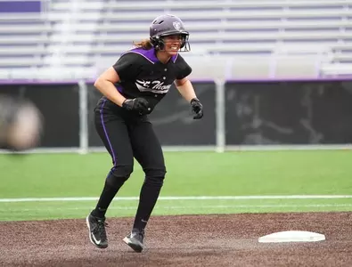 Softball drops two at Hamline Image