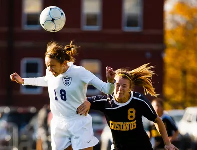 Women's Soccer outlasts Falcons, stays unbeaten Image