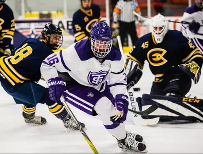 Men's Hockey wins on road, takes split on weekend Image