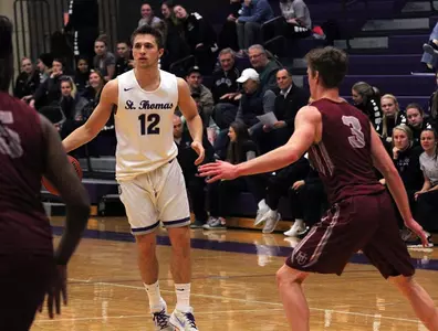 Men's hoops rolls to win over Hamline Image
