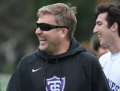 Men's Soccer averts OT with late goal in 1-0 win Image