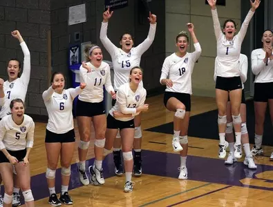 Volleyball stays hot, tops Cardinals Image