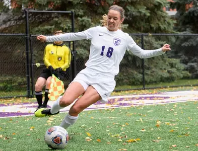 Women's Soccer lowers the 'Boom in 5-0 win Image