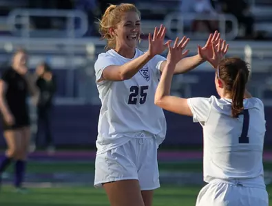 Wonder-ful shot ignites Women's Soccer Image