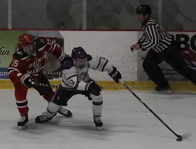 Close call, but Men's Hockey can't knock off No. 1 Image