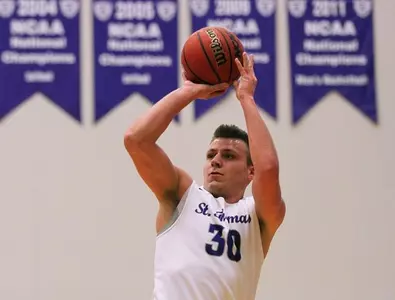 Men's Hoops wins, closes eastern trip 1-1 Image