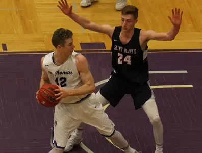 Men's Hoops surges in 2nd, gets winning season Image