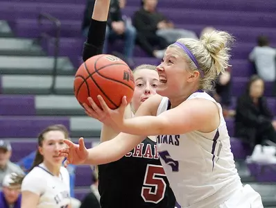 W. Hoops races to 50th all-time NCAA playoff 'W' Image