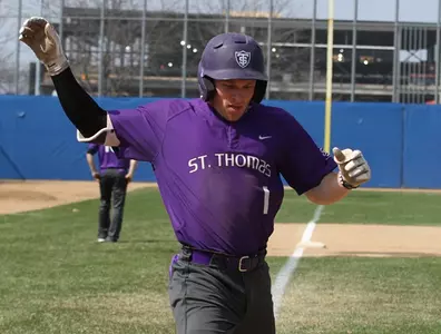 Baseball stays in MIAC lead with road sweep Image