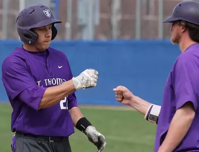 Baseball leaves 20 on base, swept in DH Image