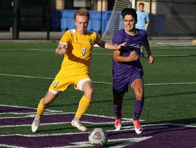 Men's Soccer ties Gusties, 1-1 Image