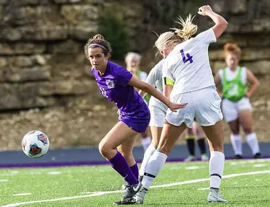 Women's Soccer tops ranked Duhawks on road Image