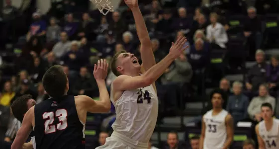 Men's Hoops take sole possession of MIAC lead Image