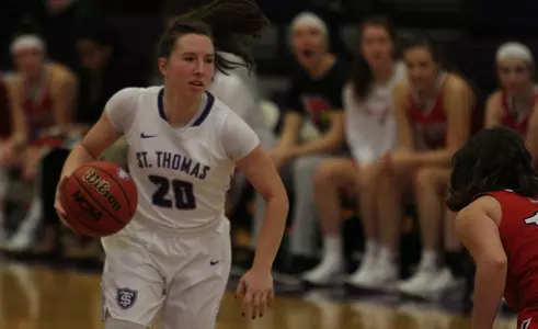 It's 65 and sunny for Women's Hoops as streak rolls on Image
