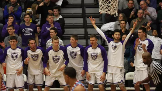 Men's Hoops secures playoff berth with road win Image