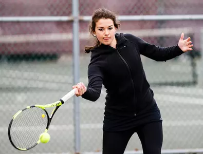Newcomers, old guard lead Women's Tennis road win Image