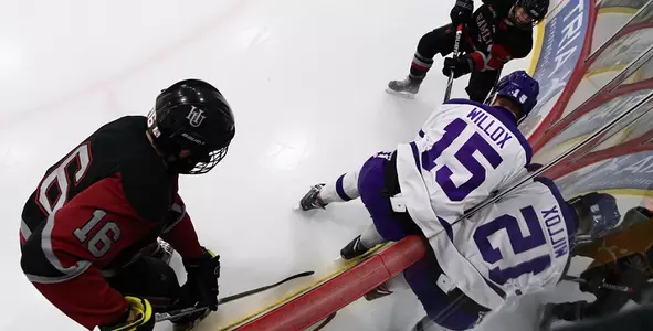 Men's Hockey slips to playoff's third seed with 2-1 loss Image