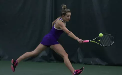 Women's Tennis moves to 2-0 in MIAC Image