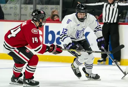 Action photo Oct. 3, 2021, Xcel UST vs. SCSU men's hockey