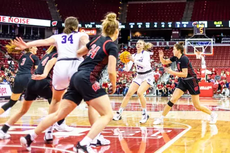 Madison, WI - Jordyn Lamker (14) during a non-conference game against Wisconsin on Sunday, December 11, 2022. The Badgers defeated the Tommies 72-64. (Photo by Kodiak Creative/Jimmy Naprstek)